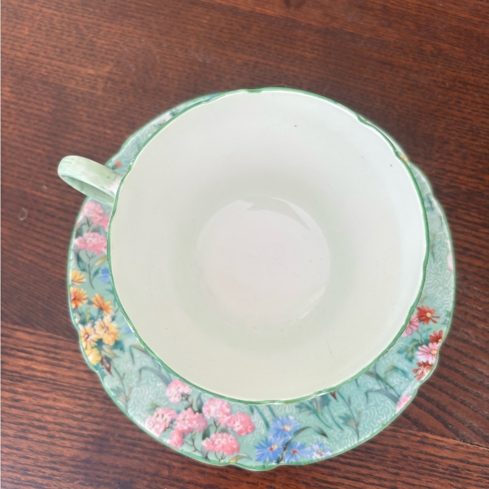vintage Shelley fine bone china teacup and saucer set in the "Melody" pattern - Picture 3 of 12